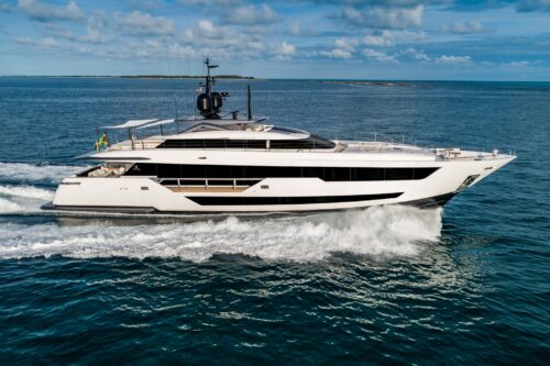 CustomLine120'NewCruising_0002_31819