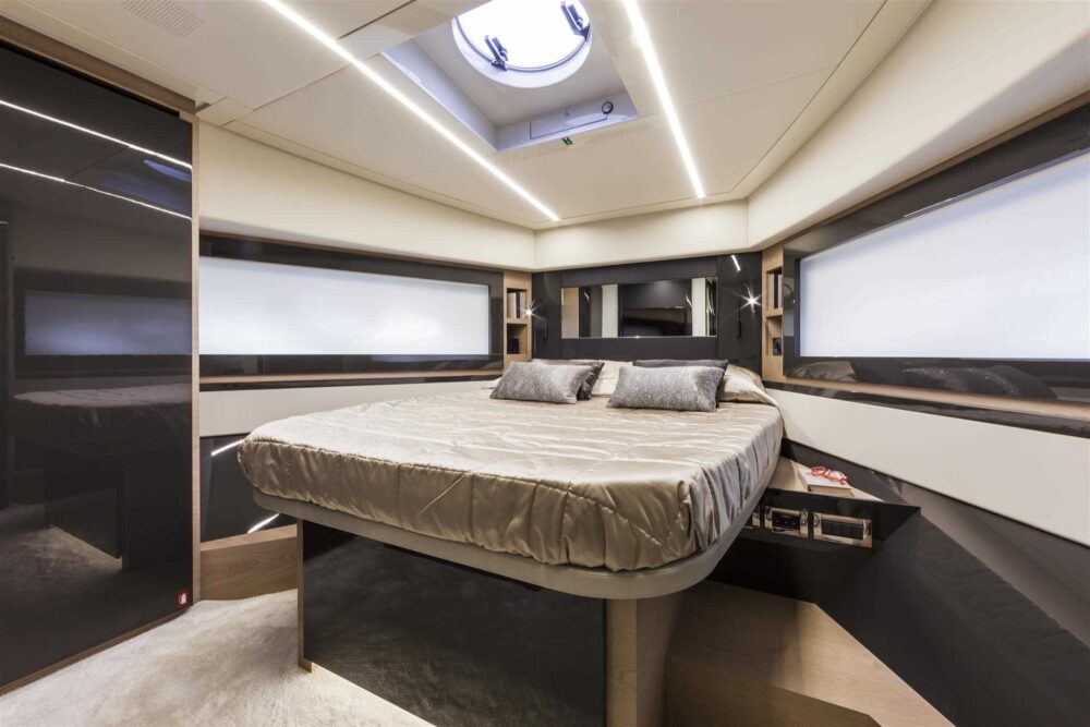 Pershing 70 - Interior - Pershing 70