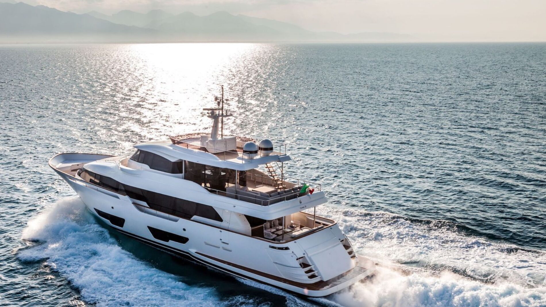 99acd5a0-9926-11eb-b49f-b175413f10a5-CustomLineNavetta28_2016-Cruising-0004_ds_46553