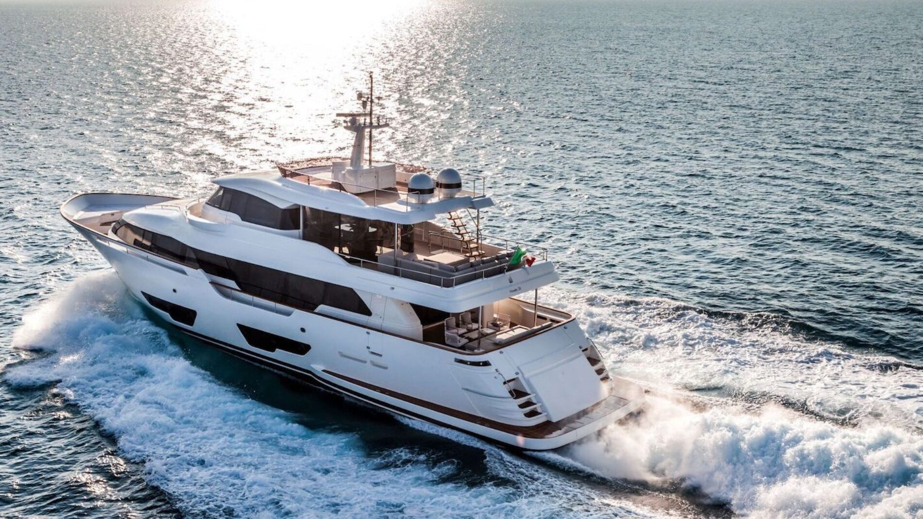 99acd5a0-9926-11eb-b49f-b175413f10a5-CustomLineNavetta28_2016-Cruising-0004_ds_46553