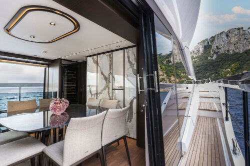 FerrettiYachts860NewClassic_0005_61254