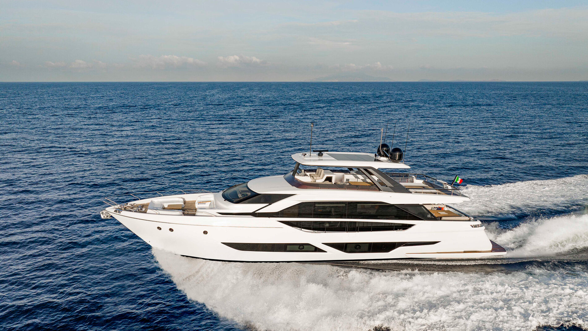 FerrettiYachts860NewCruising_0002_61241
