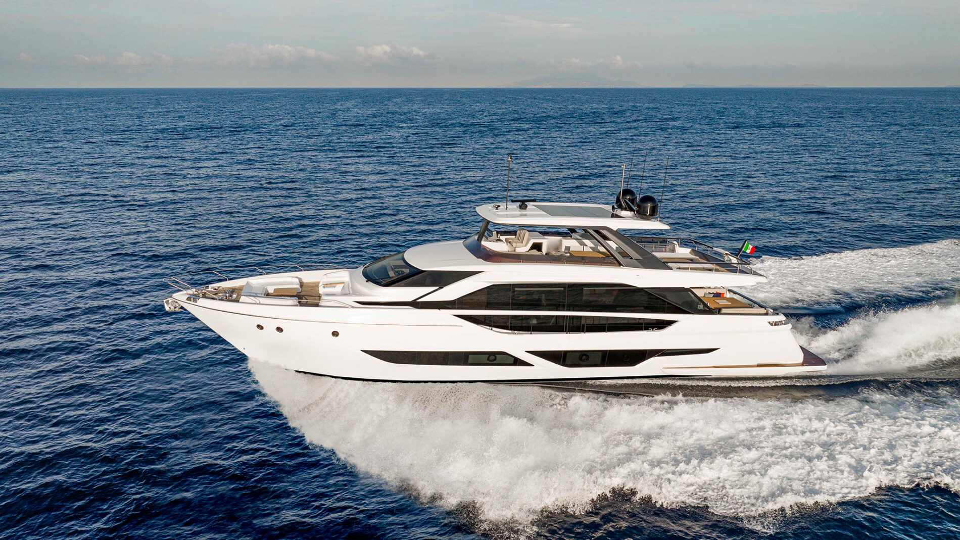 FerrettiYachts860NewCruising_0002_61241