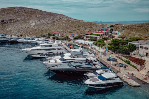 MENNYACHT_TECHNOHULL_CONFIDENTIAL-0216
