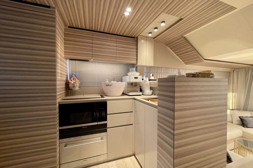 Ferretti Yachts 670 “POSH” - Interior 