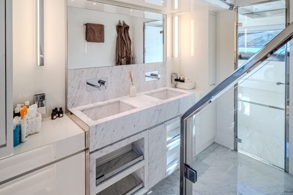 Riva 100 Corsaro „NO STRESS 888“ - Představovat 