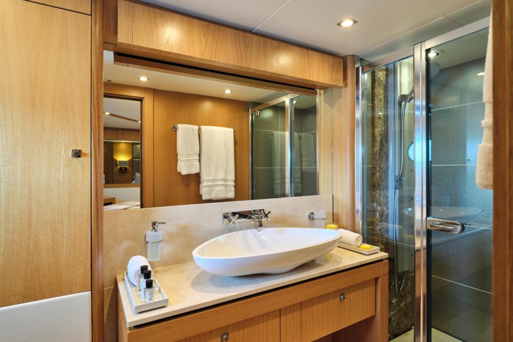 Sunseeker 115 Sport Yacht “MAKANI II” - Featured 