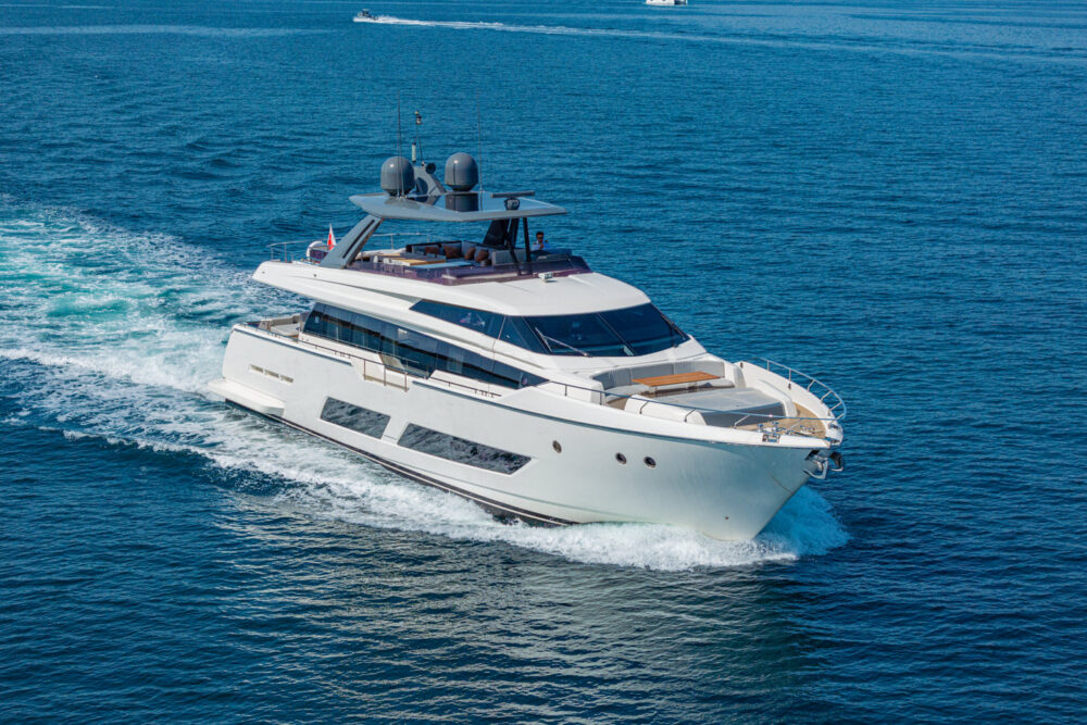 Ferretti Yachts 850 “E3” - In primo piano 