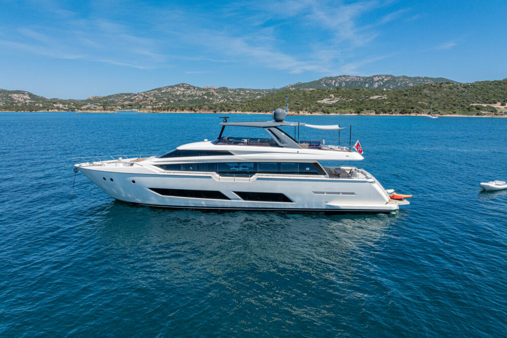 Ferretti Yachts 850 “E3” - In primo piano 