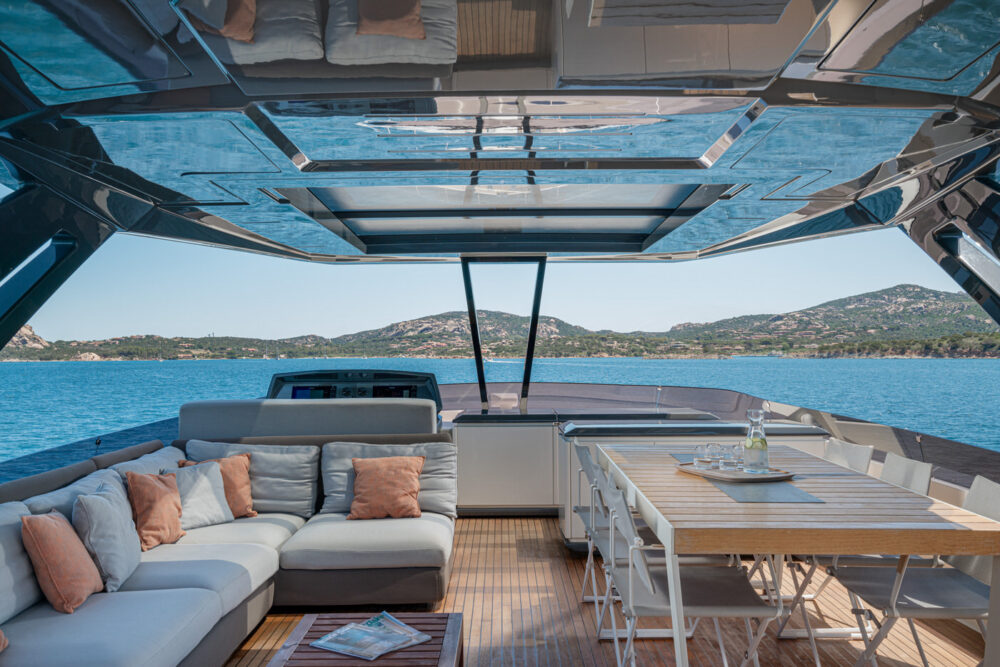 Ferretti Yachts 850 “E3” - In primo piano 
