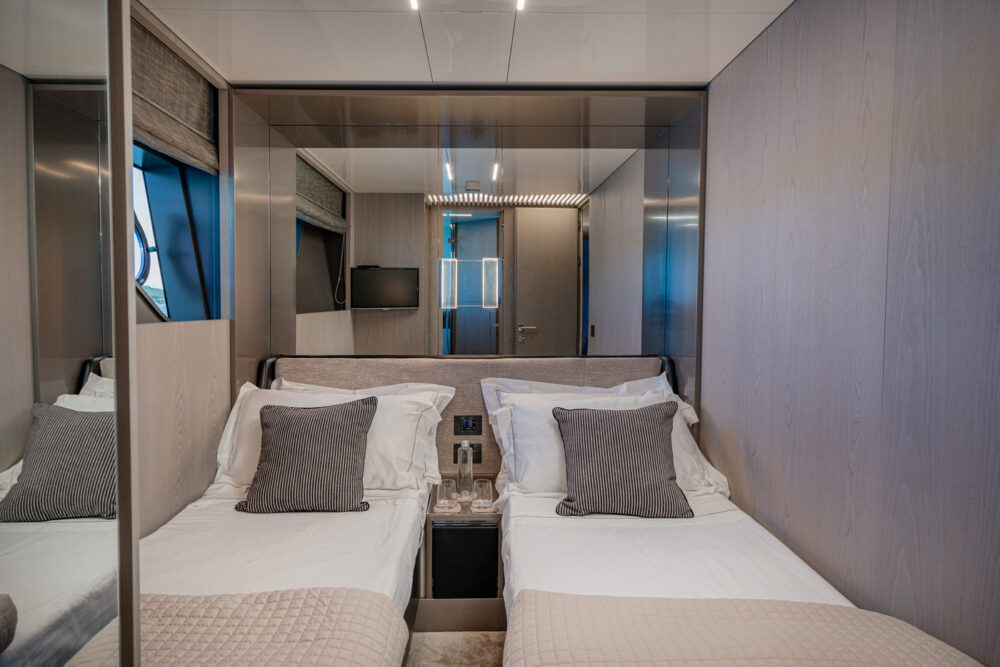 Ferretti Yachts 850 “E3” - In primo piano 