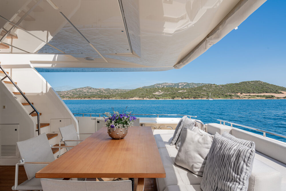 Ferretti Yachts 850 “E3” - In primo piano 