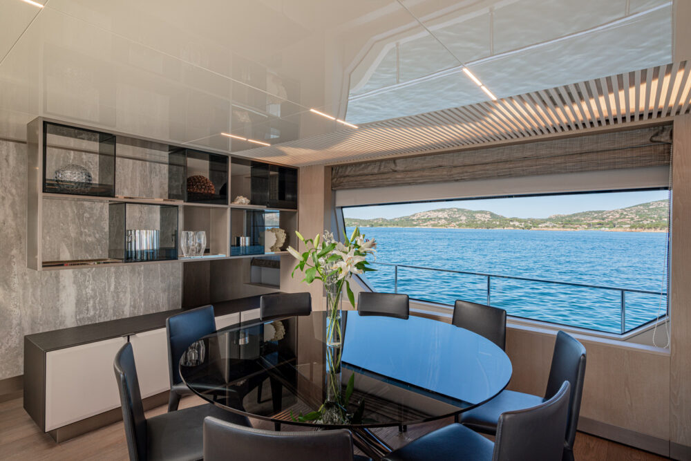 Ferretti Yachts 850 “E3” - In primo piano 