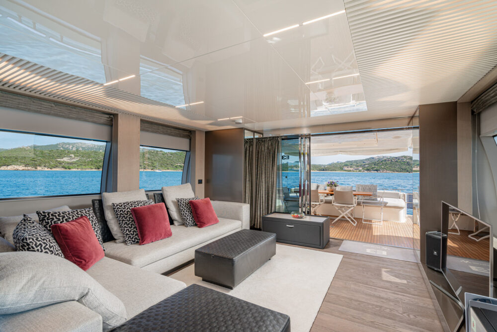 Ferretti Yachts 850 “E3” - In primo piano 
