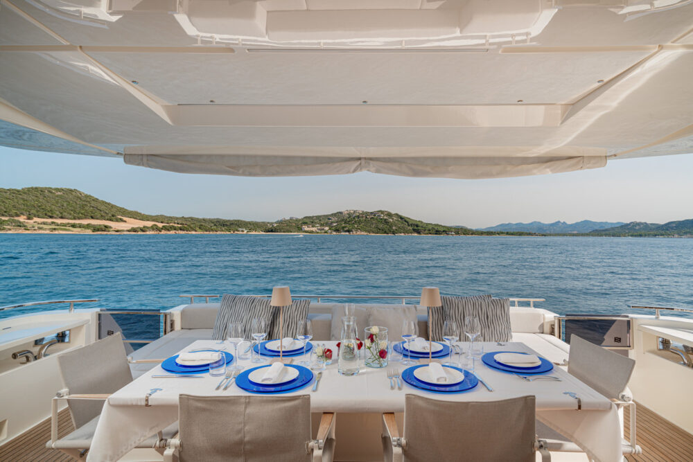 Ferretti Yachts 850 “E3” - In primo piano 