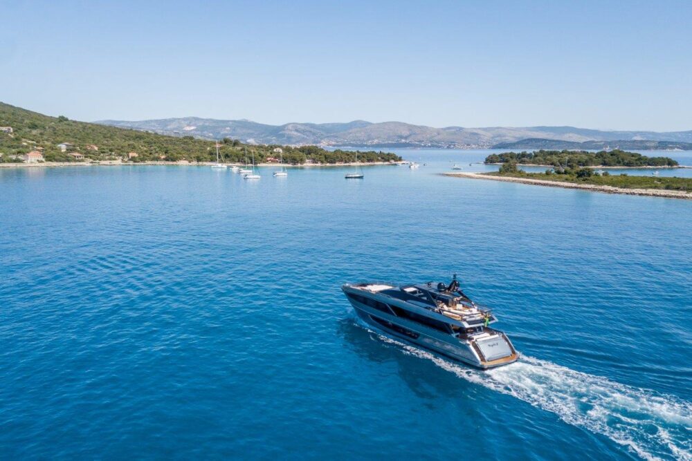 Riva 100 Corsaro “YOYITA II” - Featured 