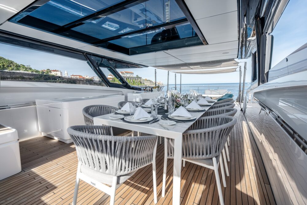 Ferretti Yachts 1000 „ISOTTA” - Zewnętrzny  Ferretti Yachts 1000 „ISOTTA” - Zewnętrzny