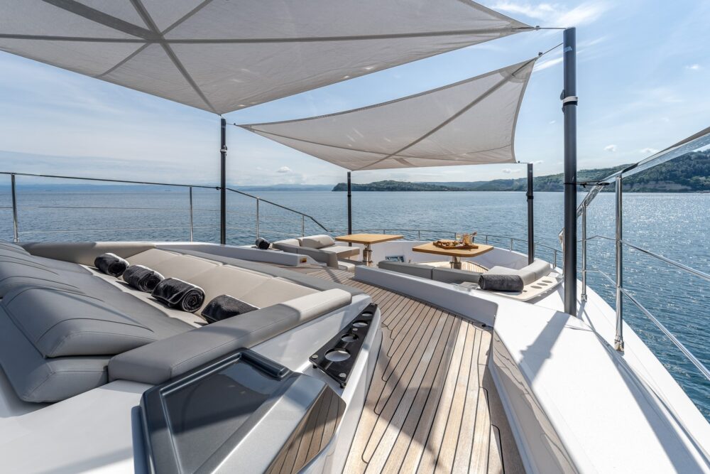 Ferretti Yachts 1000 „ISOTTA” - Zewnętrzny  Ferretti Yachts 1000 „ISOTTA” - Zewnętrzny