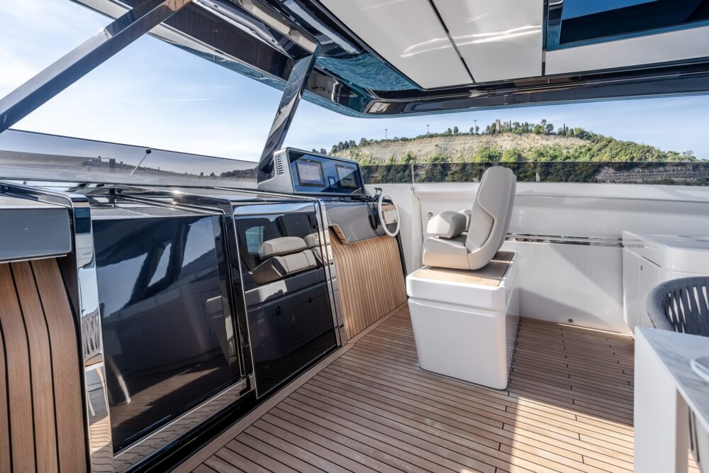 Ferretti Yachts 1000 „ISOTTA” - Zewnętrzny  Ferretti Yachts 1000 „ISOTTA” - Zewnętrzny