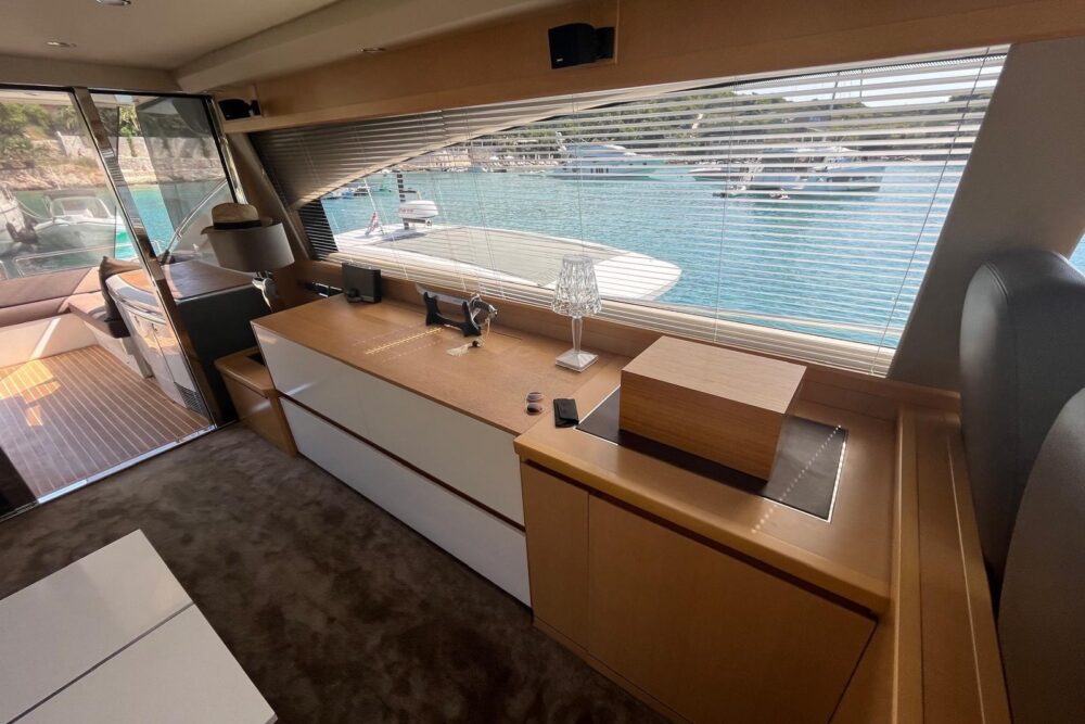 Princess Yachts V 70 „K 1” - Wnętrze  Princess Yachts V 70 „K 1” - Wnętrze