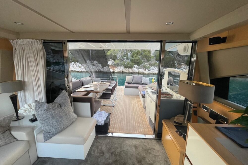 Princess Yachts V 70 „K 1” - Wnętrze  Princess Yachts V 70 „K 1” - Wnętrze
