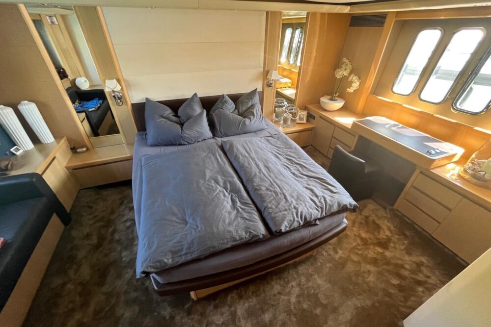 Princess Yachts V 70 „K 1” - Wnętrze  Princess Yachts V 70 „K 1” - Wnętrze