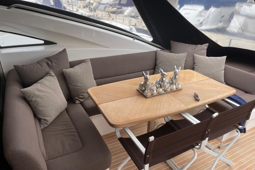Princess Yachts V 70 „K 1” - Wnętrze  Princess Yachts V 70 „K 1” - Wnętrze