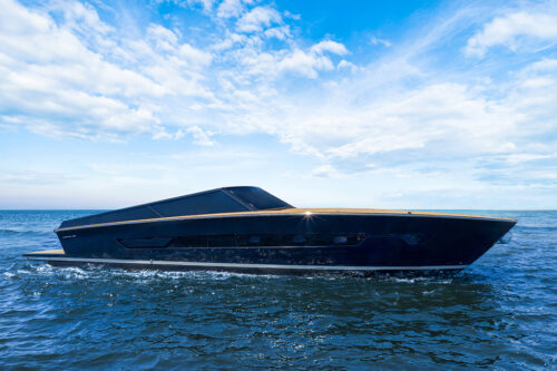With Itama 54, a new idea of freedom takes to the water.