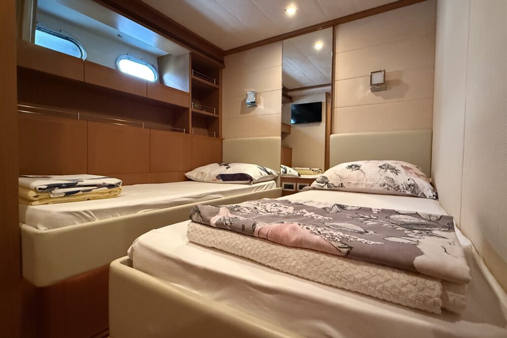 Ferretti Yachts Ferretti 780 “ALGIEDI” - Interior  Ferretti Yachts Ferretti 780 “ALGIEDI” - Interior