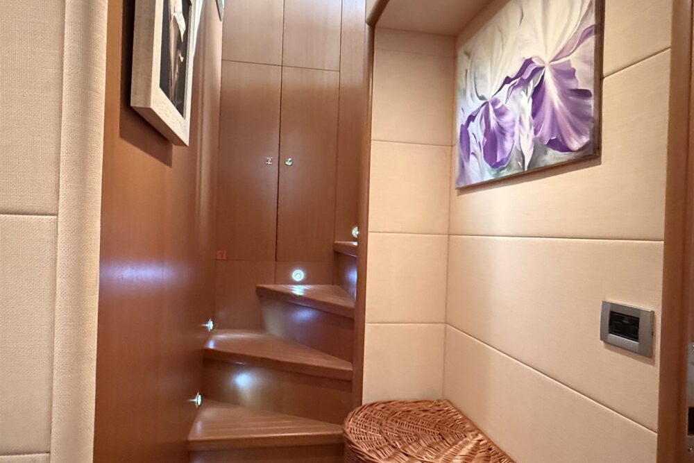 Ferretti Yachts Ferretti 780 “ALGIEDI” - Interior  Ferretti Yachts Ferretti 780 “ALGIEDI” - Interior
