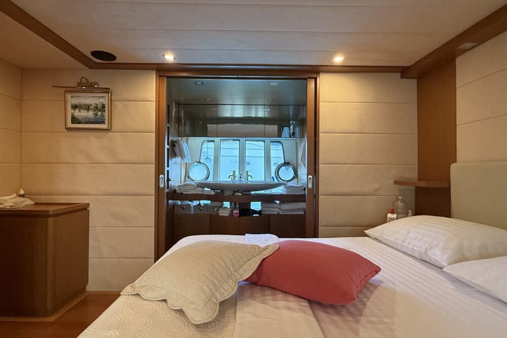 Ferretti Yachts Ferretti 780 “ALGIEDI” - Interior  Ferretti Yachts Ferretti 780 “ALGIEDI” - Interior