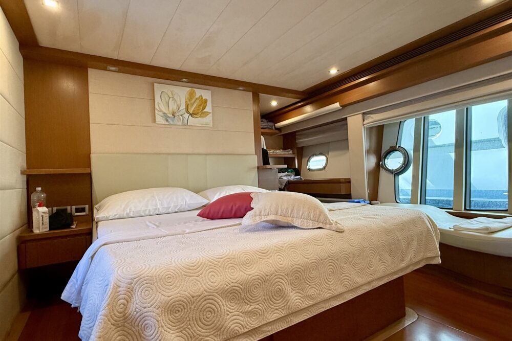 Ferretti Yachts Ferretti 780 “ALGIEDI” - Interior  Ferretti Yachts Ferretti 780 “ALGIEDI” - Interior