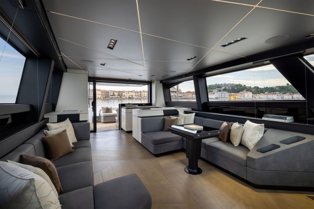 Pershing GTX70 New - Интерьер - Pershing GTX70 New