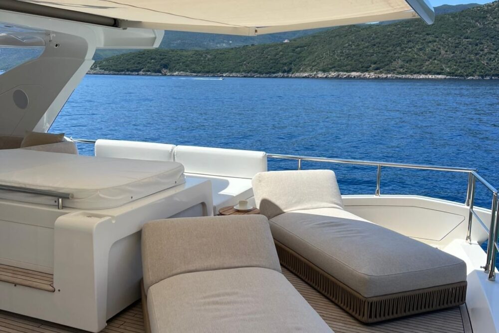 Azimut 80 „STRATUS“ - Exteriér 