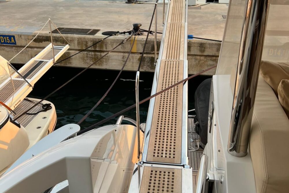 Azimut 80 „STRATUS“ - Exteriér 