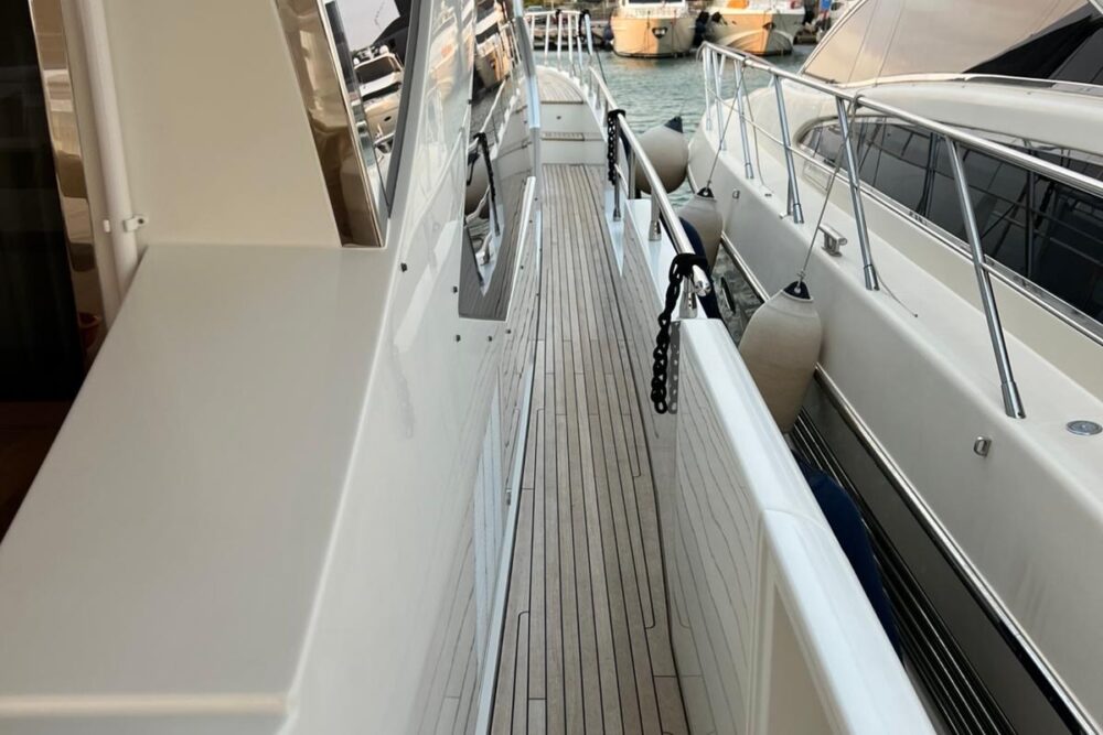 Azimut 80 „STRATUS“ - Exteriér 