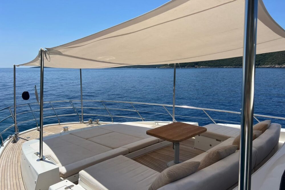 Azimut 80 „STRATUS“ - Exteriér 