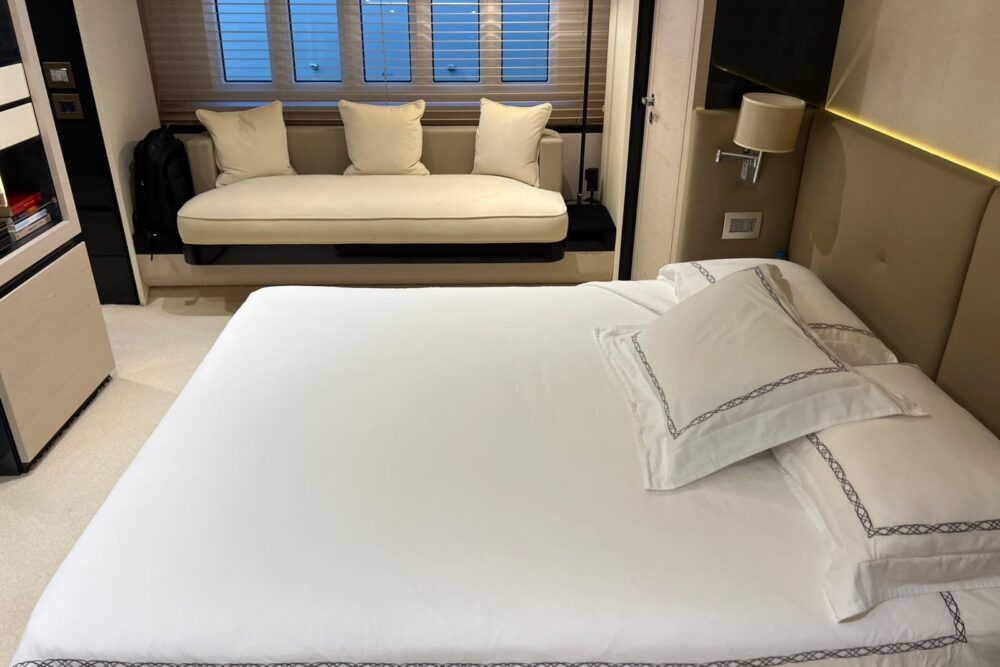 Azimut 80 „STRATUS“ - Interiér 
