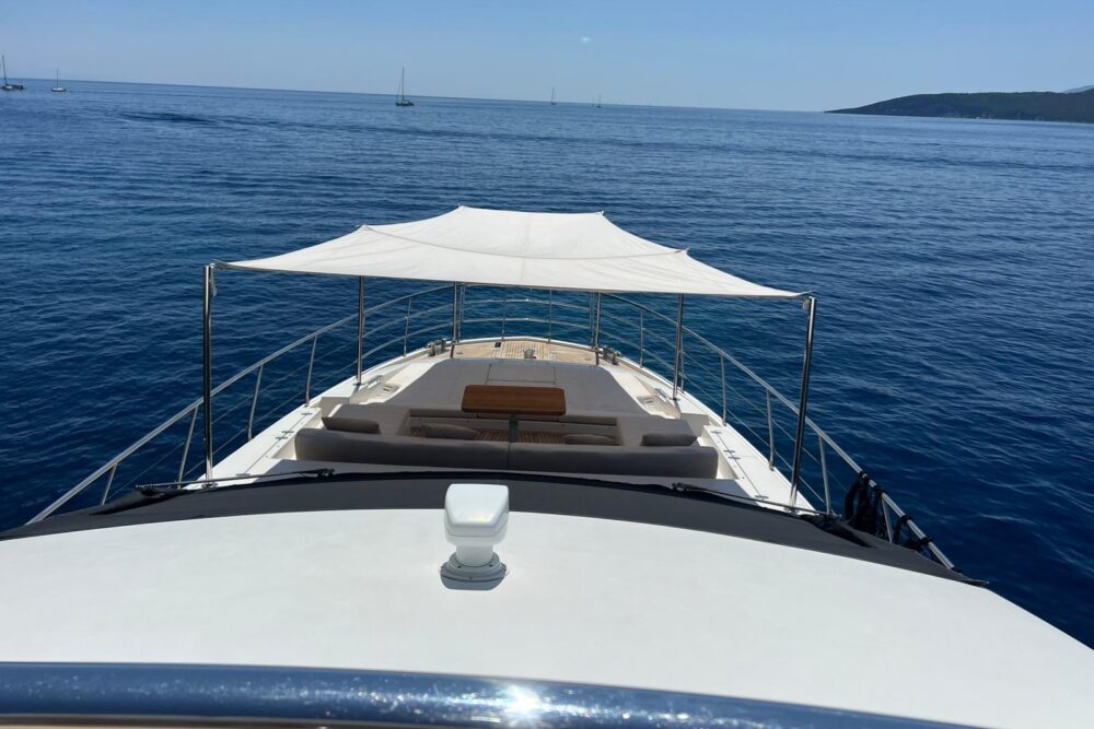Azimut 80 „STRATUS“ - Exteriér 