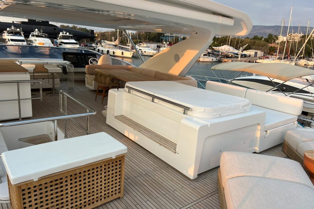 Azimut 80 „STRATUS“ - Exteriér 