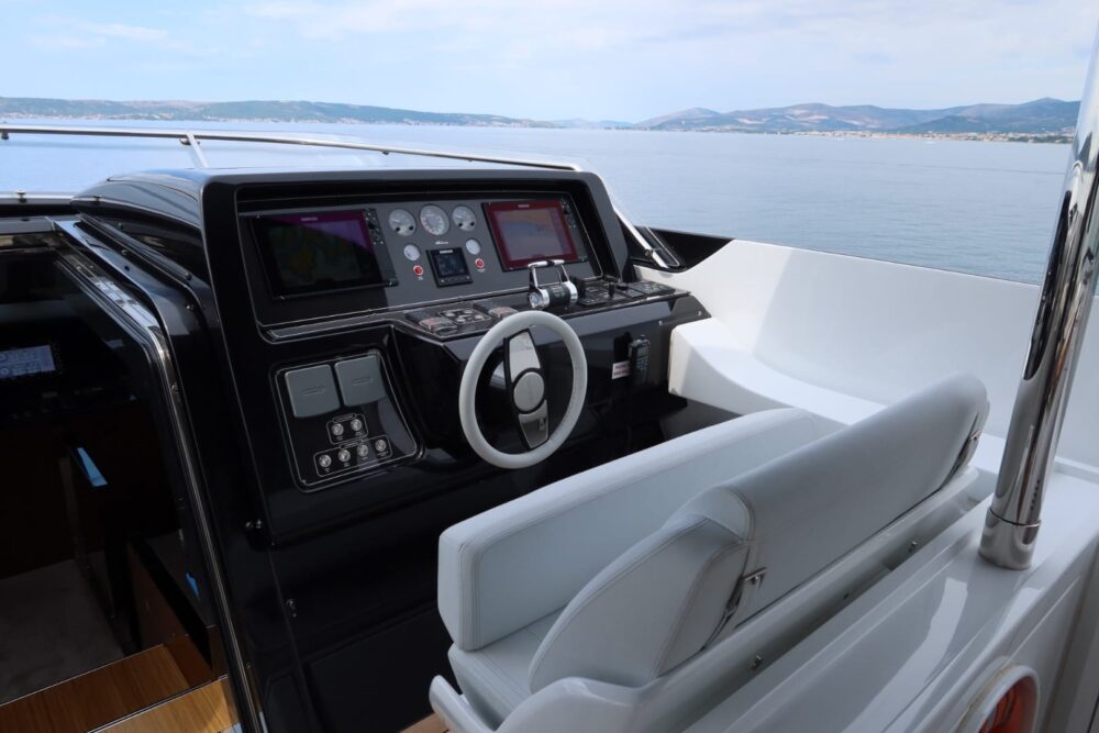 Riva 100 Corsaro „RUŽARIJA“ - Exteriér 