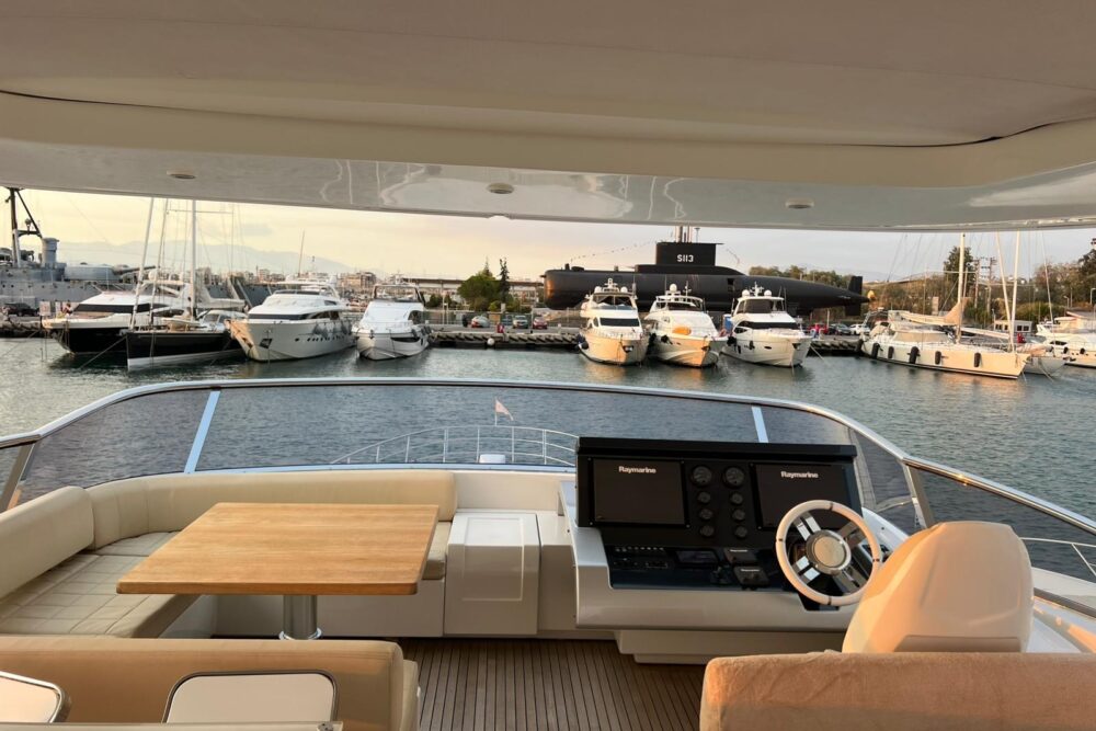 Azimut 80 „STRATUS“ - Exteriér 