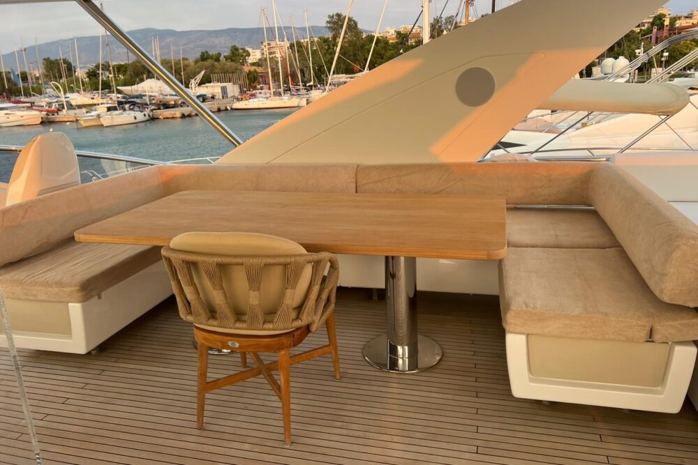 Azimut 80 „STRATUS“ - Exteriér 