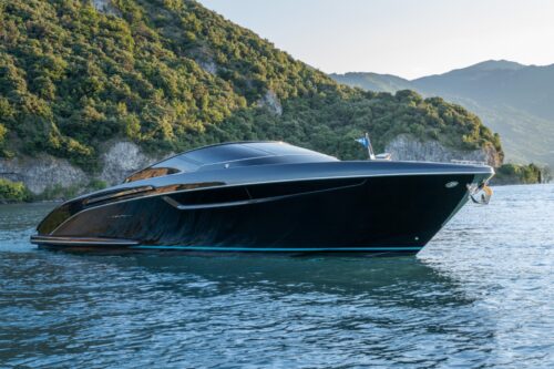 RIVA CENTO IS BORN: THE OPEN YACHT FOR COLLECTORS THAT CELEBRATES