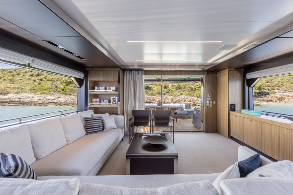 Riva 100 Corsaro “YOYITA II” - Featured 