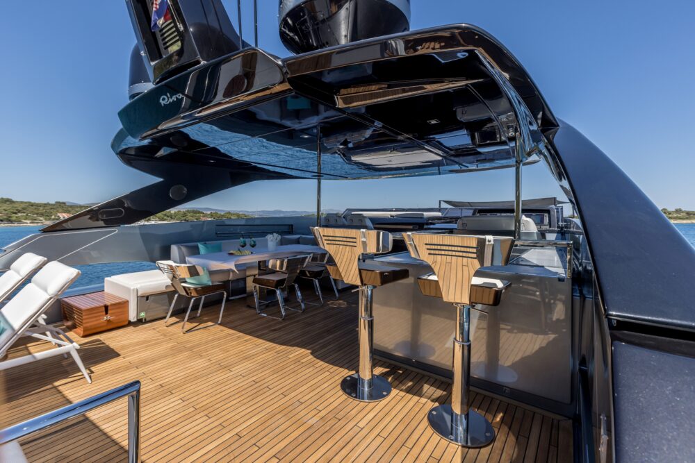 Riva 100 Corsaro “YOYITA II” - Featured 