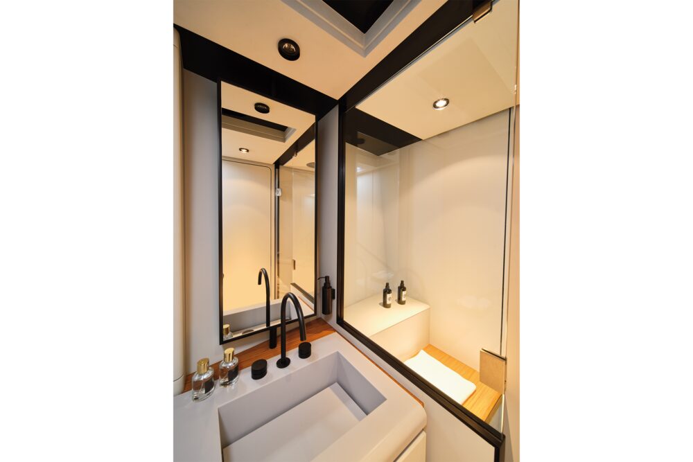 Wally wallypower58 - Wnętrze - Wally wallypower58