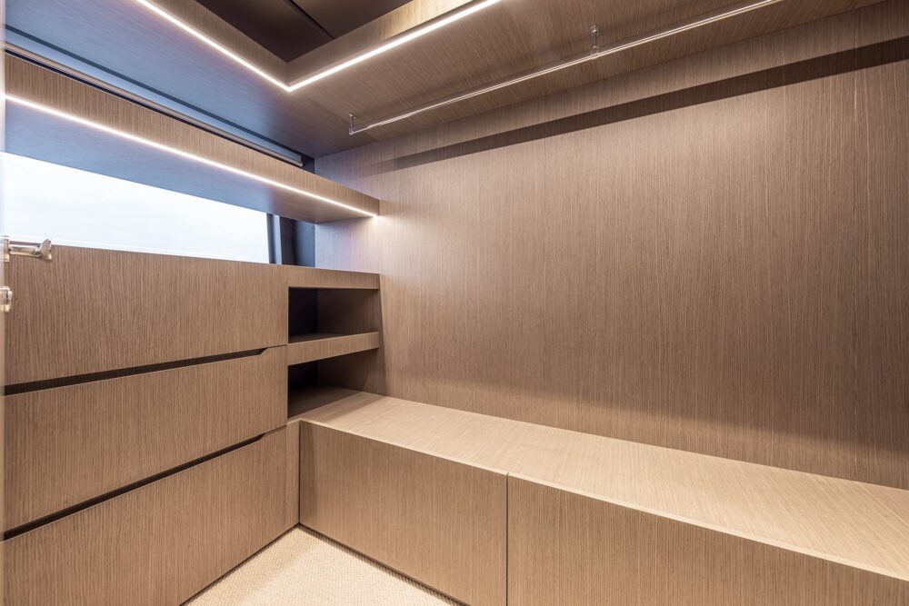 Ferretti Yachts INFYNITO 90 - Интерьер - Ferretti Yachts INFYNITO 90