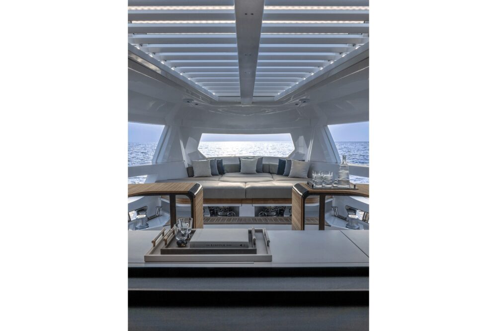 Ferretti Yachts INFYNITO 90 - Интерьер - Ferretti Yachts INFYNITO 90