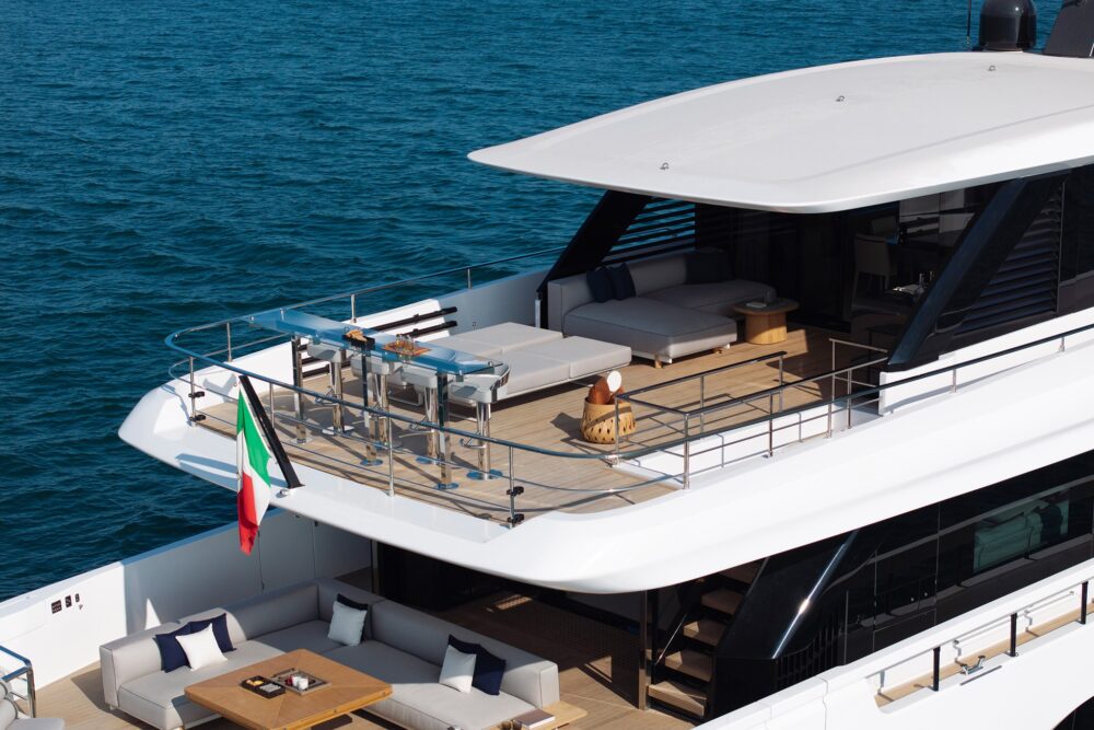 Ferretti Yachts INFYNITO 90 - Внешний вид - Ferretti Yachts INFYNITO 90